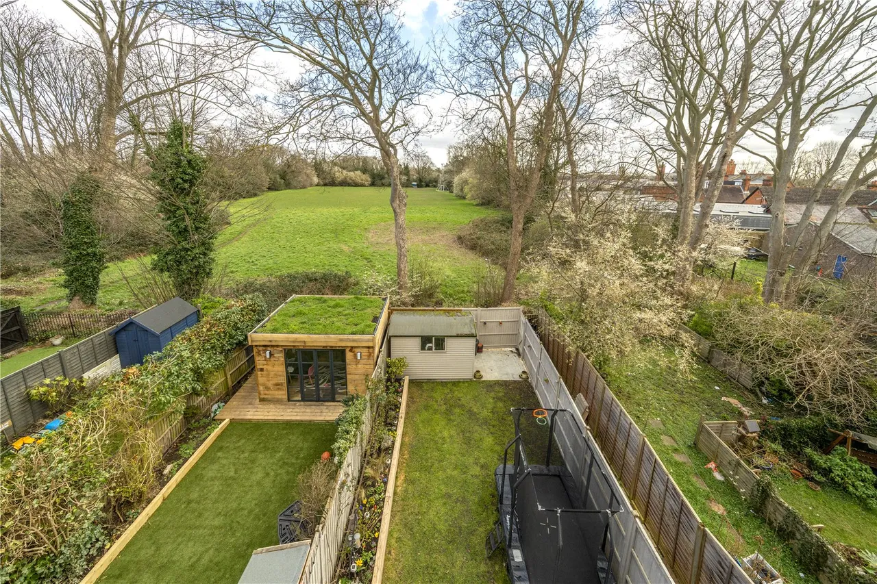Warfield Road, Hampton, TW12 2AY, photo 9