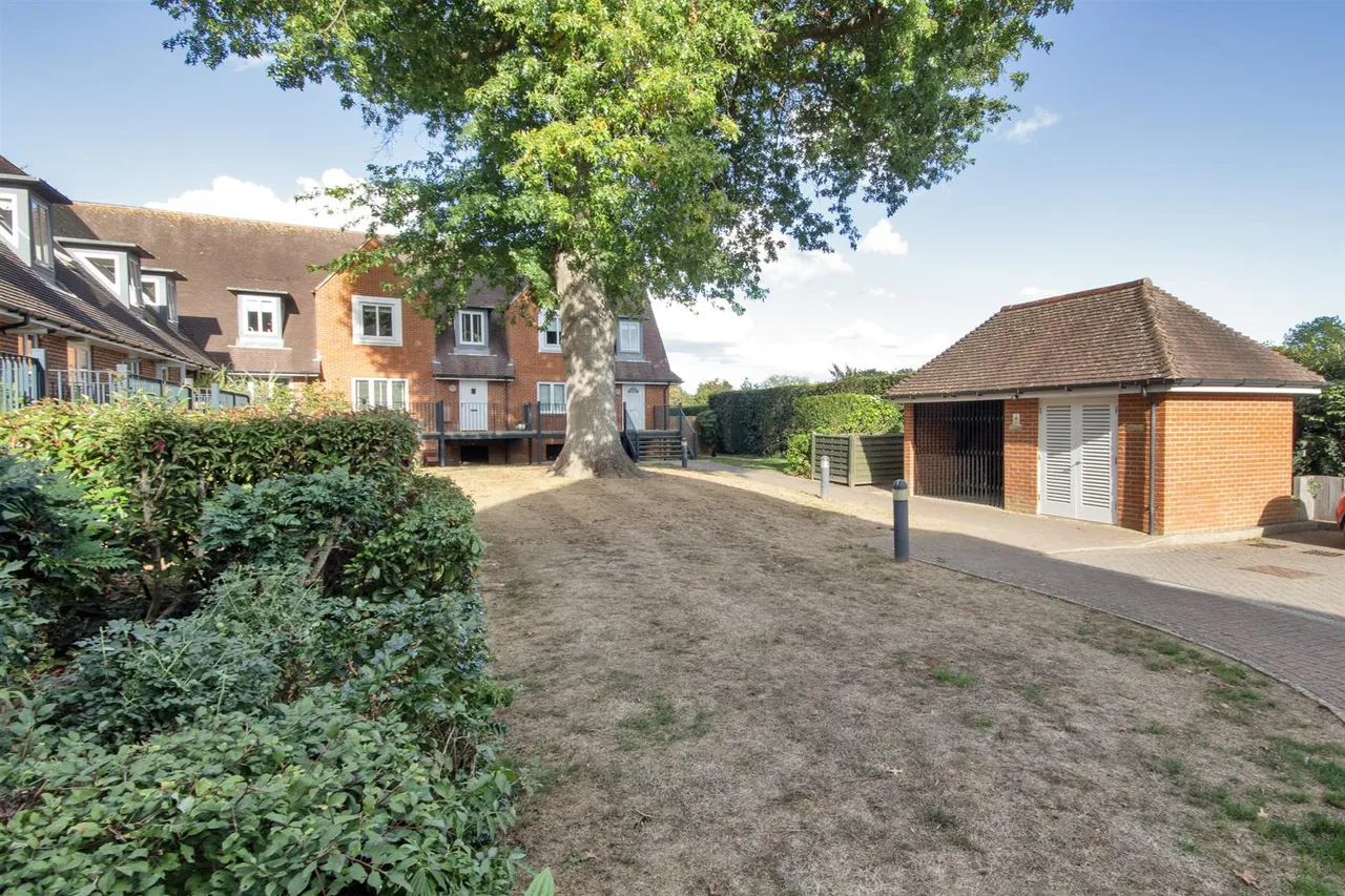 Hildenfields, Tonbridge, photo 18