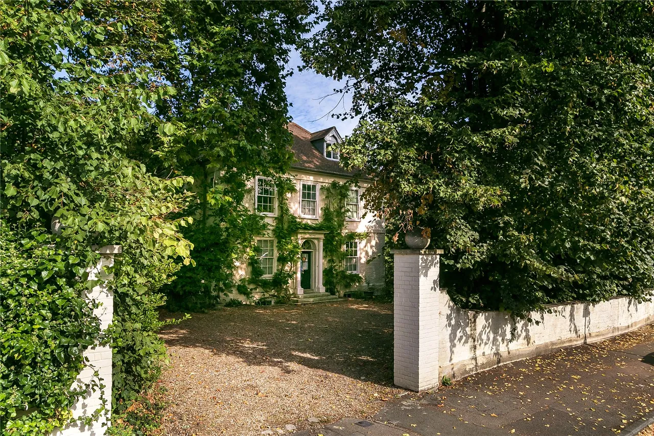 West Hall Road, Kew, TW9, photo 14
