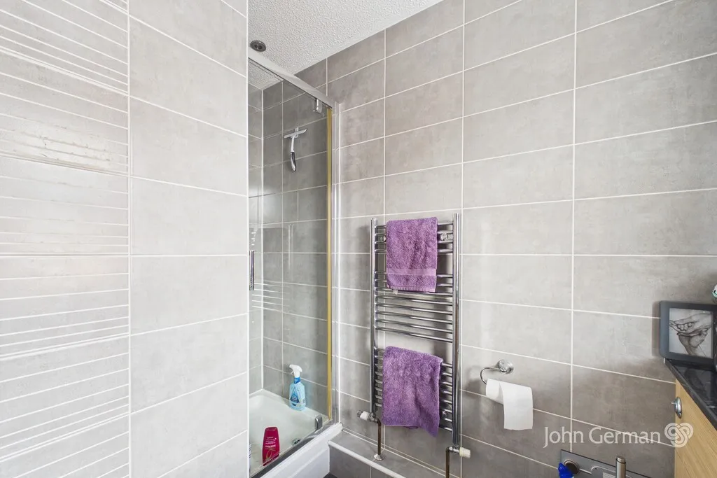 Lancaster Drive, Hilton, photo 17
