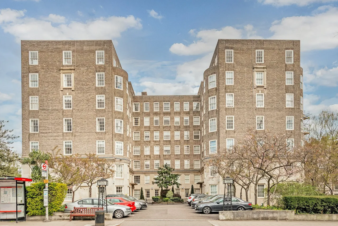 3 bed flat to rent — South Lodge Circus Road, St Johns Wood, London, NW8