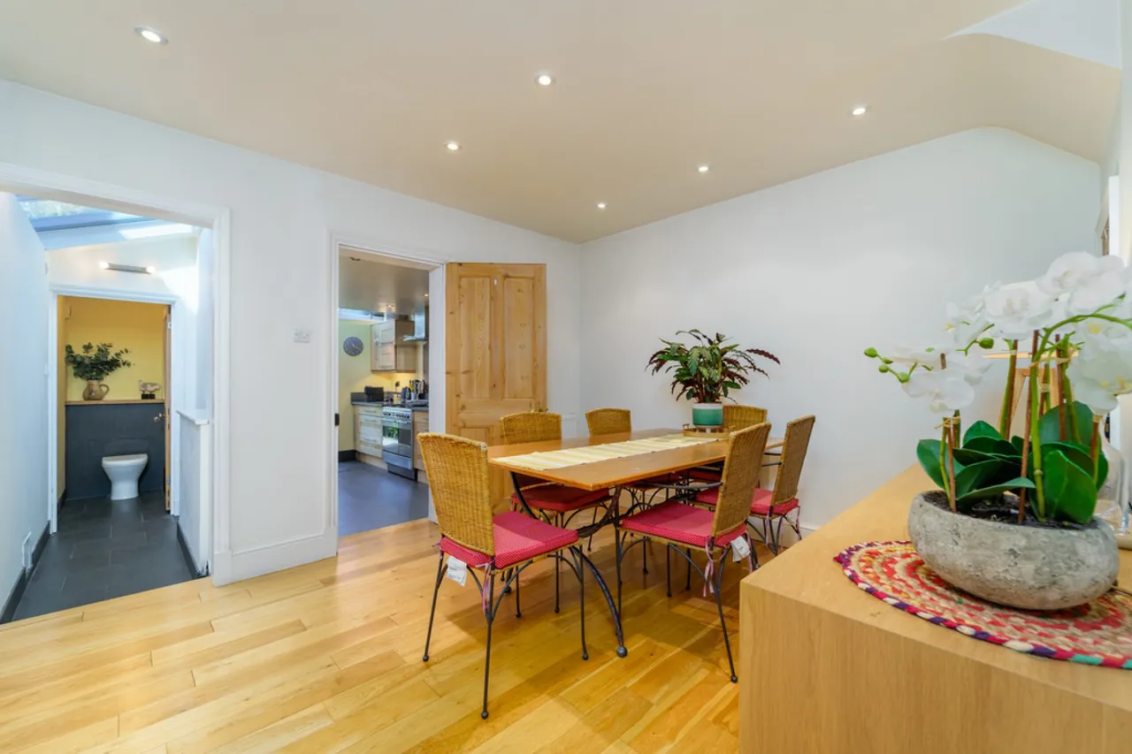 2 bed house for sale, Claremont Road, Staines-upon-Thames