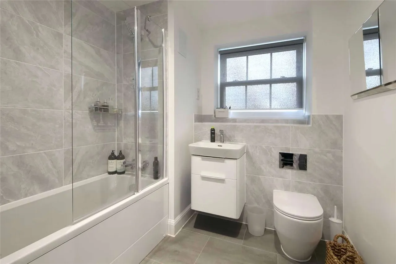 Uttley Lane, Wilton Park, HP9, photo 10