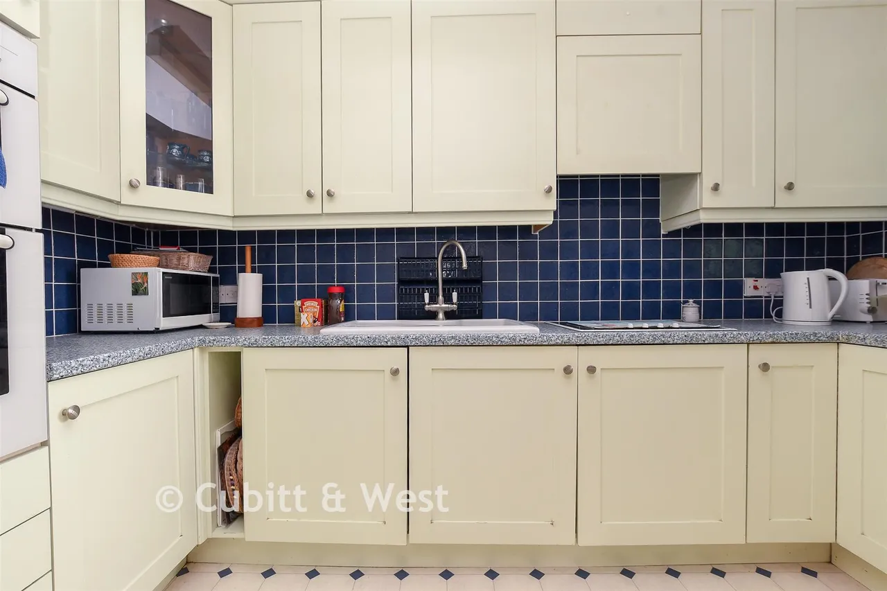 Greenwood Gardens, Caterham, CR3, photo 7