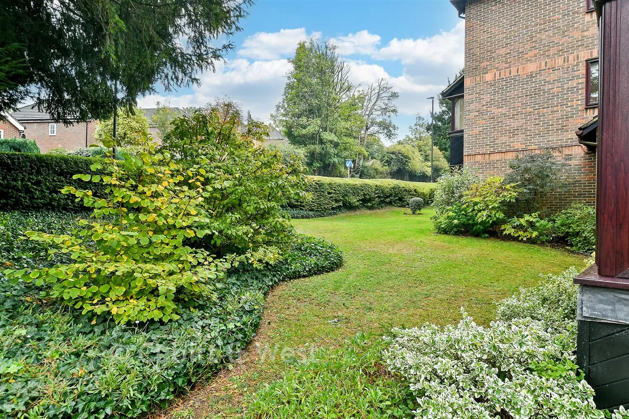 Greenwood Gardens, Caterham, CR3, photo 10