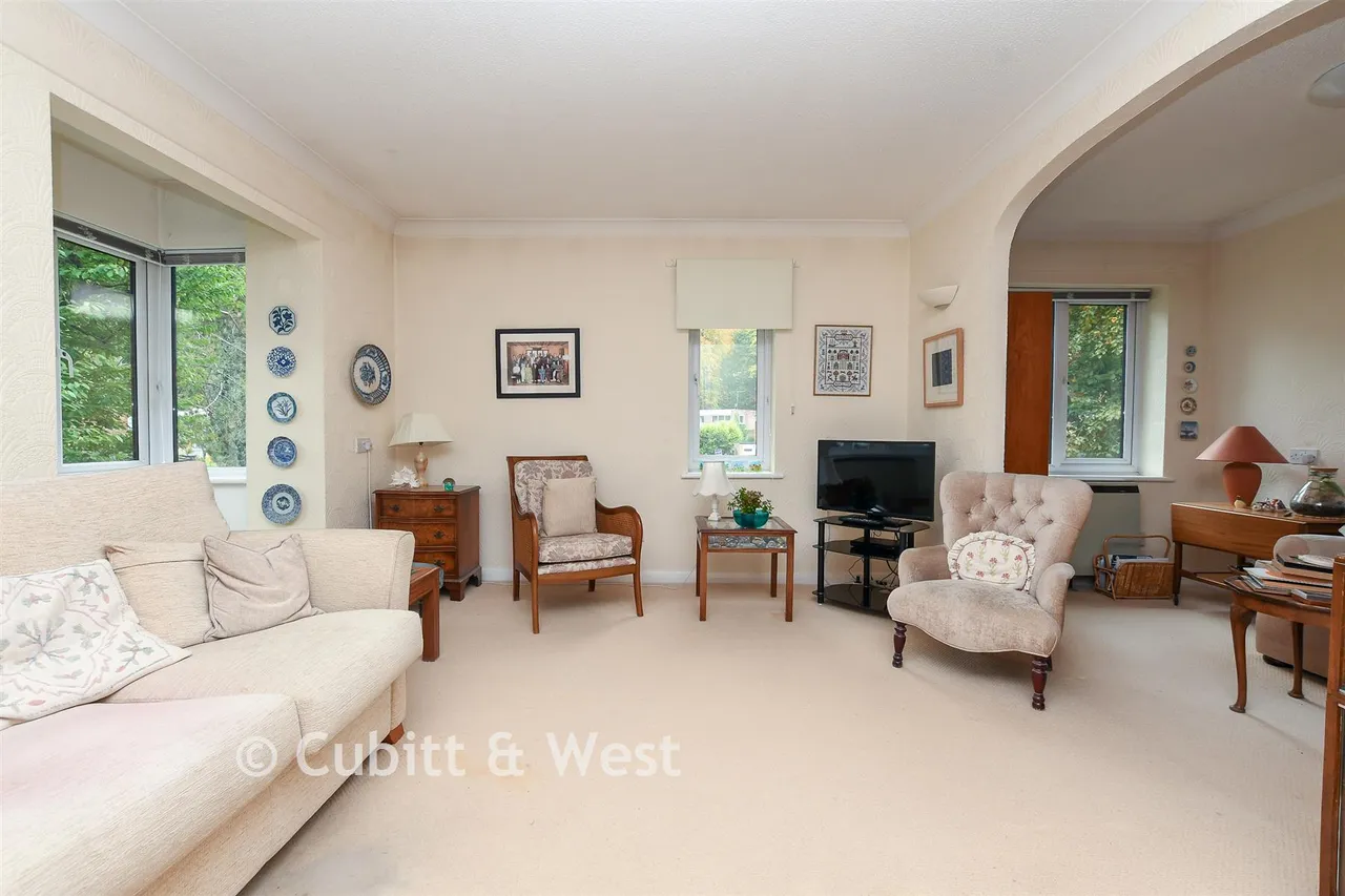 Greenwood Gardens, Caterham, CR3, photo 3