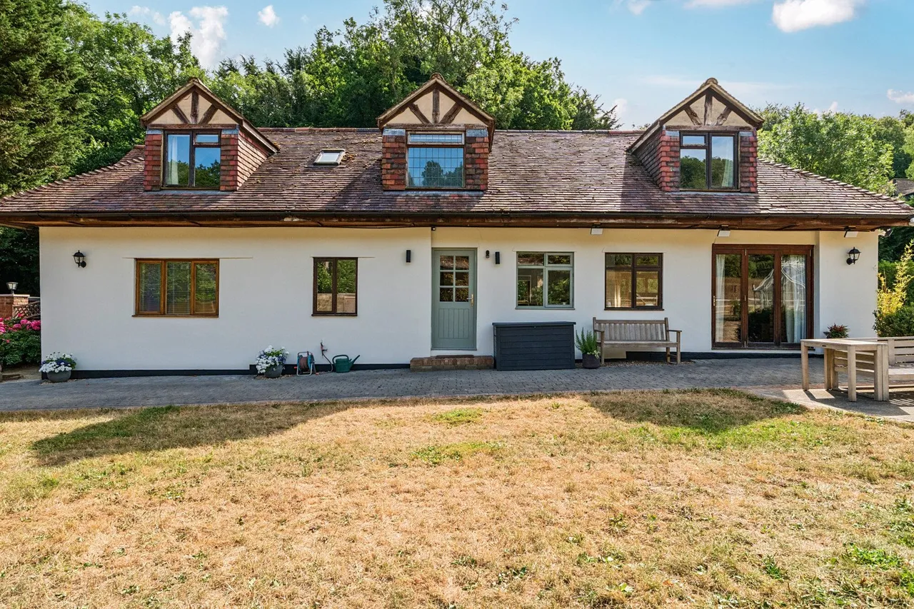 4 bed house for sale — Hookwood Road, BR6