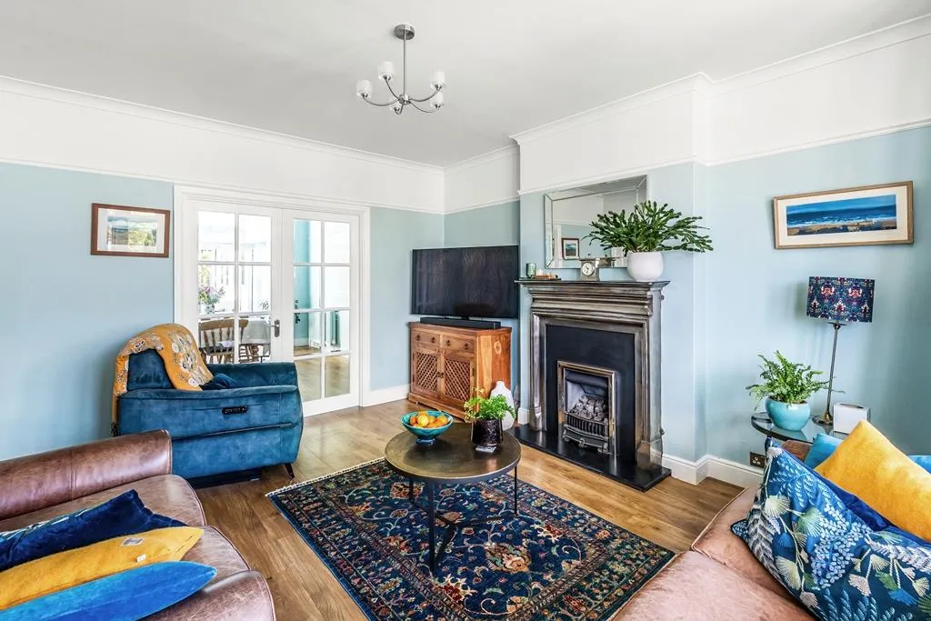 Highlands Avenue, Leatherhead, KT22, photo 4