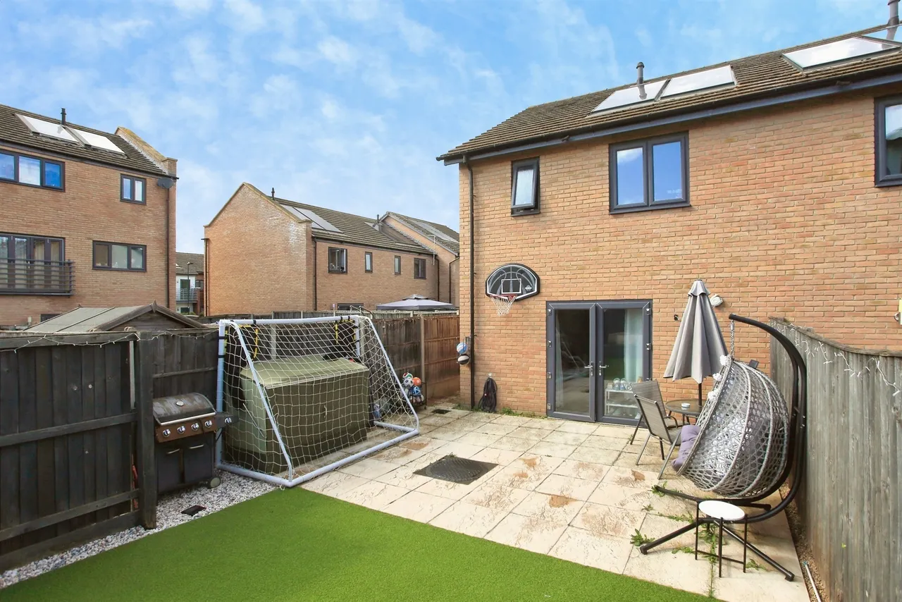 Hawksbill Way, Peterborough, PE2, photo 13