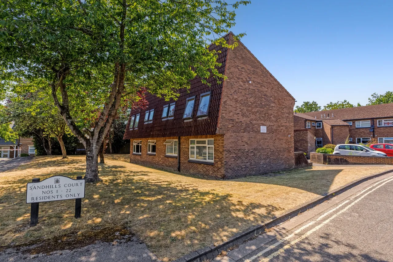 2 bed flat for sale — Virginia Water, Surrey, GU25 4BJ