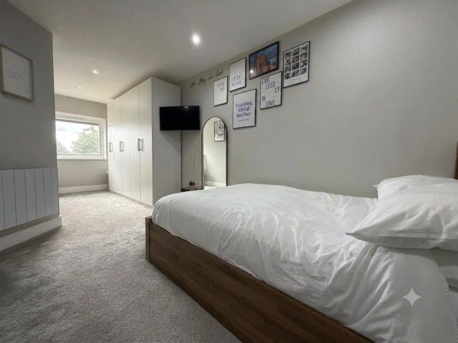 London Road, Camberley, GU15, photo 6