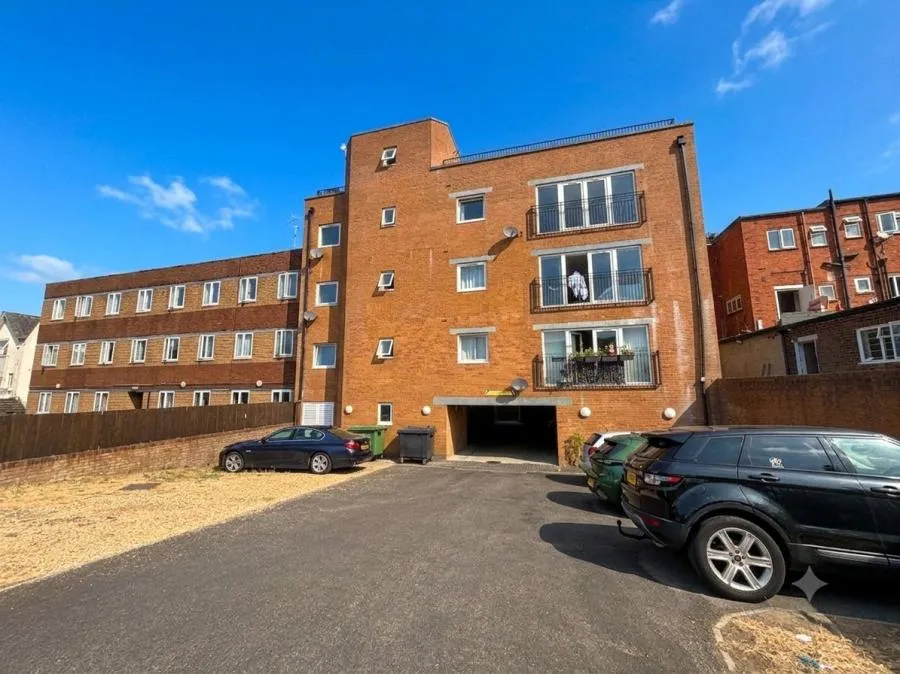 London Road, Camberley, GU15, photo 4