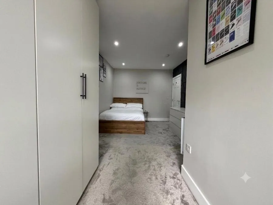 London Road, Camberley, GU15, photo 9