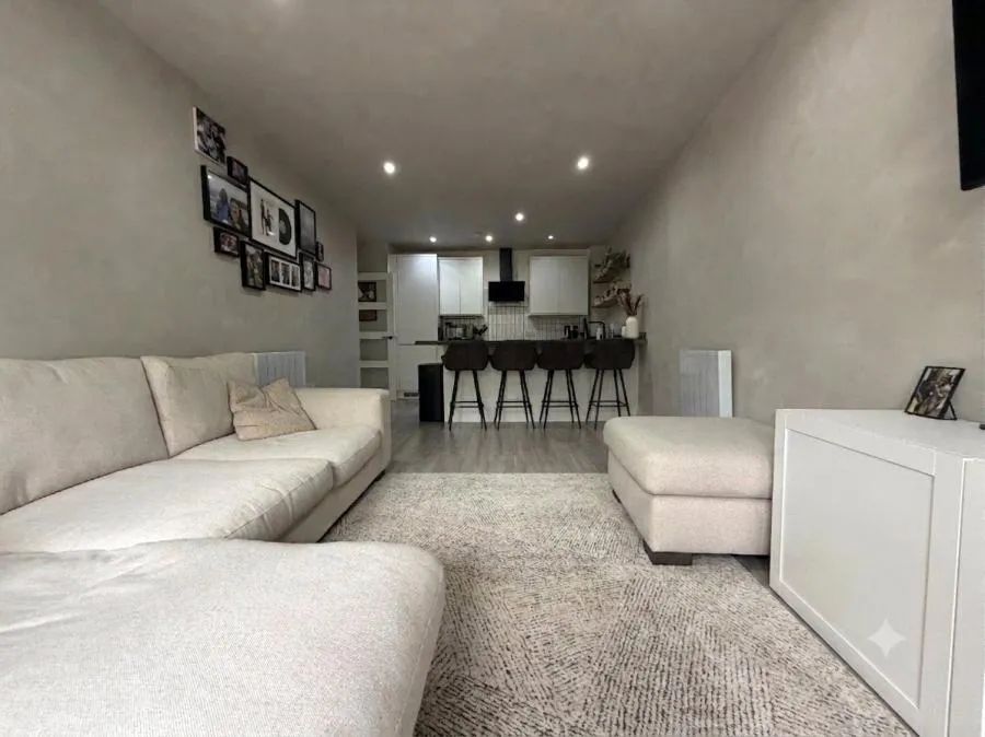 London Road, Camberley, GU15, photo 5