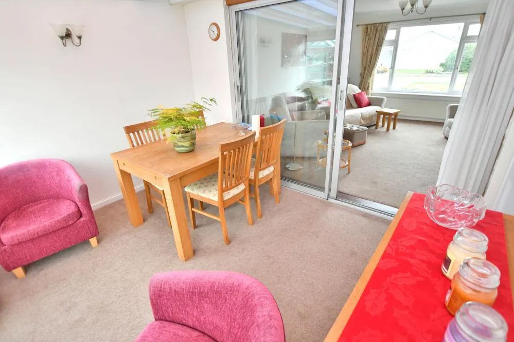 Foxcroft Drive, Colehill, BH21, photo 9