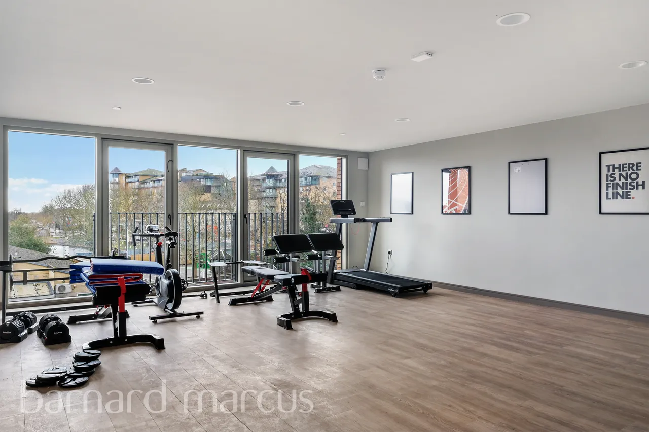 Victoria Road, Feltham, TW13, photo 6