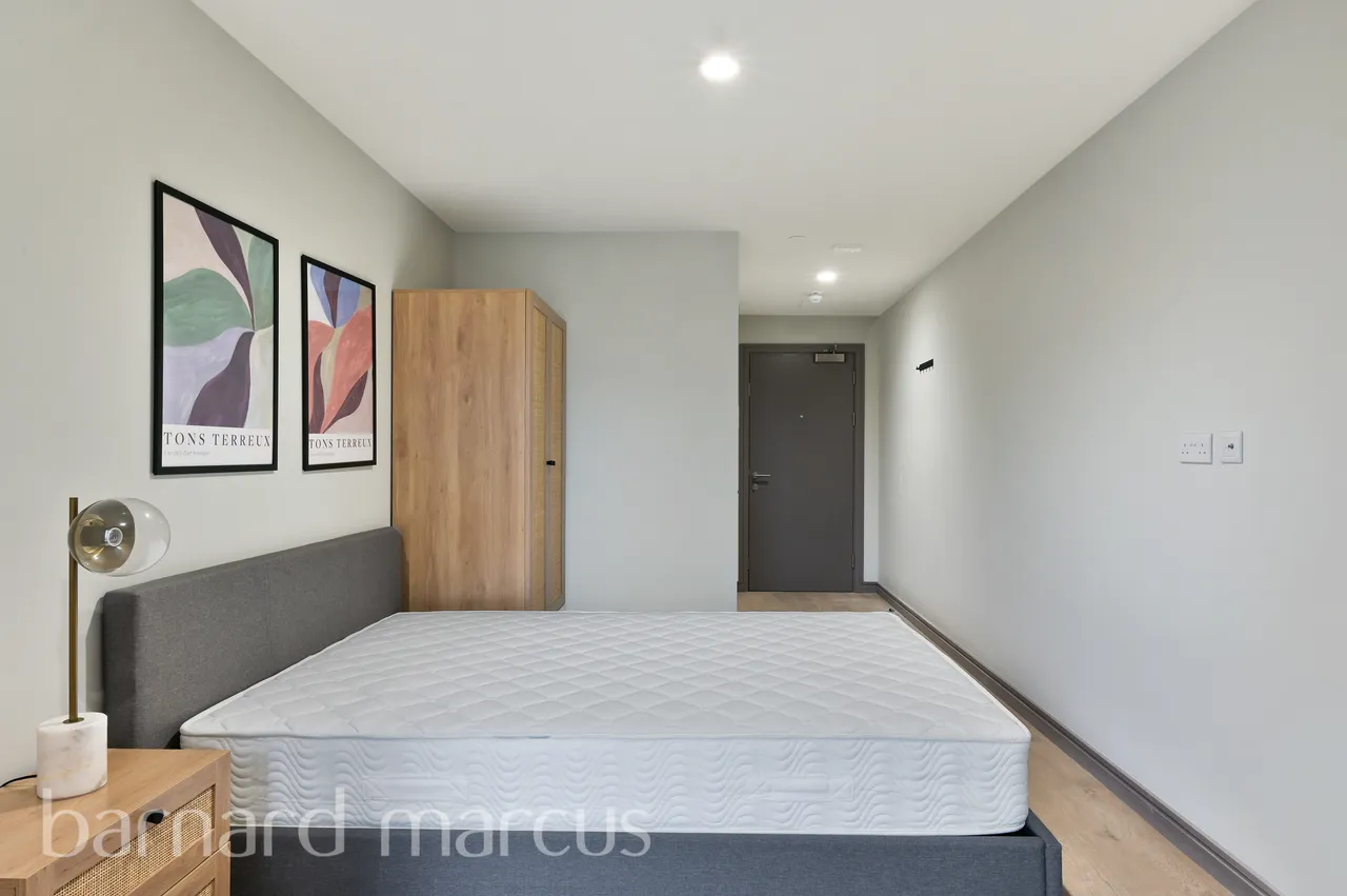 Victoria Road, Feltham, TW13, photo 5