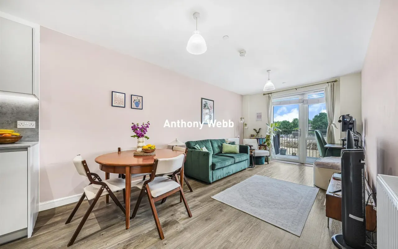1 bed flat for sale — Bloomsbury Avenue, Southgate, N14