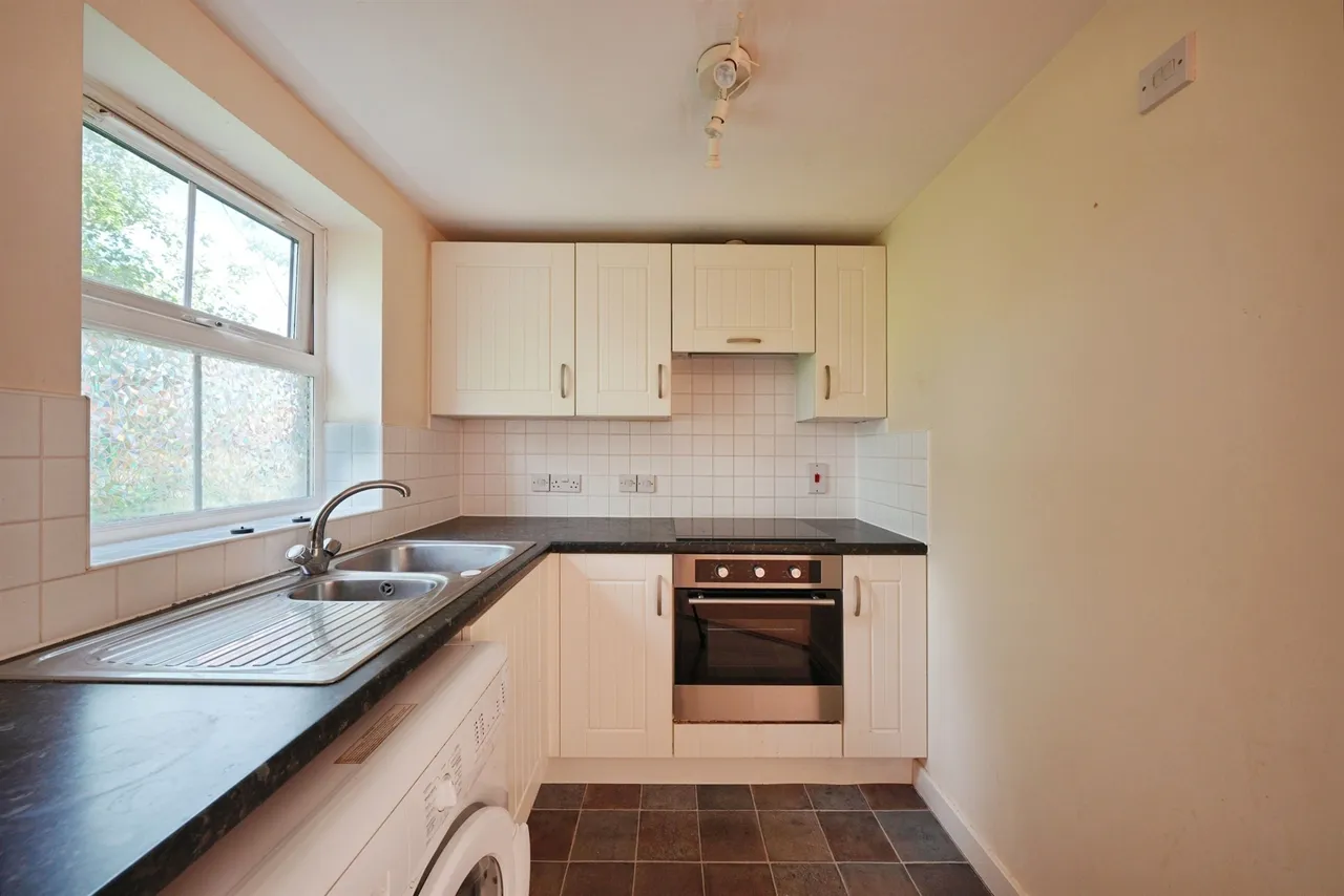 Grouse Road, Calne, SN11, photo 6