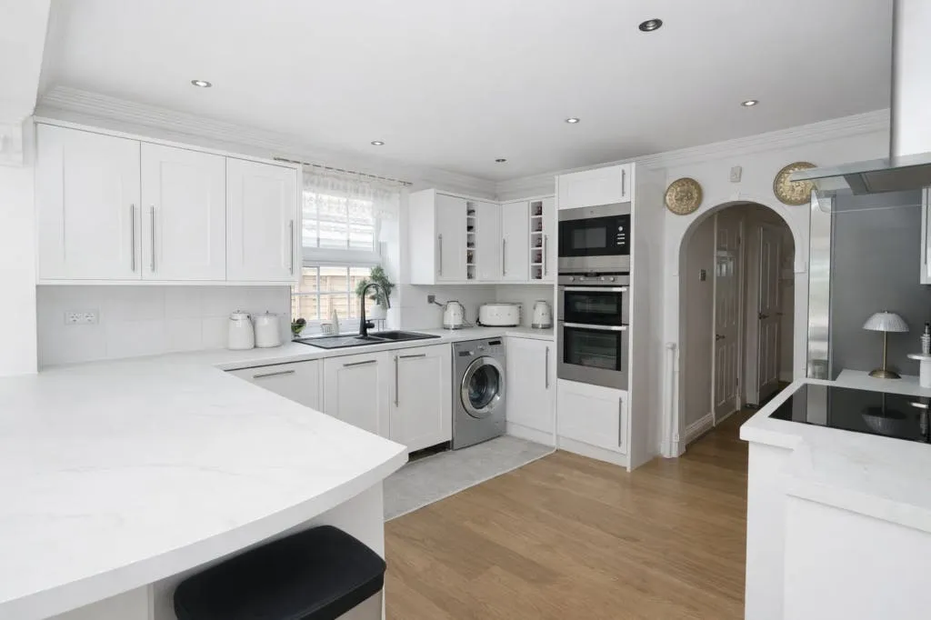 St. Brelades Avenue, Poole, BH12, photo 2