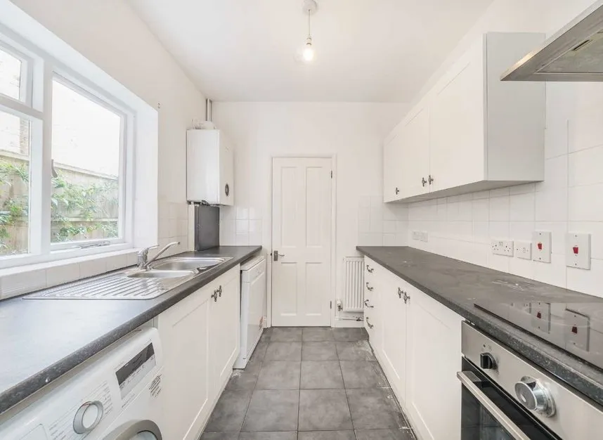 Westbank Road, Hampton Hill, TW12, photo 3