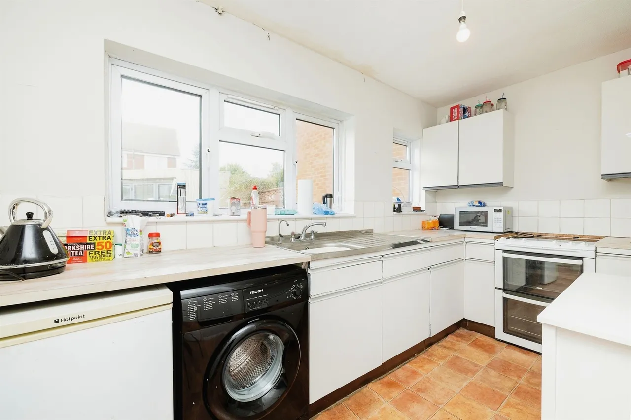 Buckingham Road, Steeple Claydon, MK18, photo 3