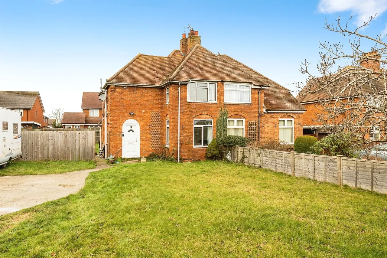Buckingham Road, Steeple Claydon, MK18, photo 15