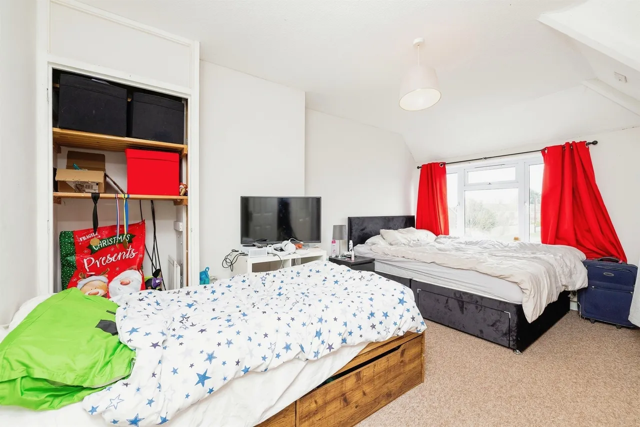 Buckingham Road, Steeple Claydon, MK18, photo 5