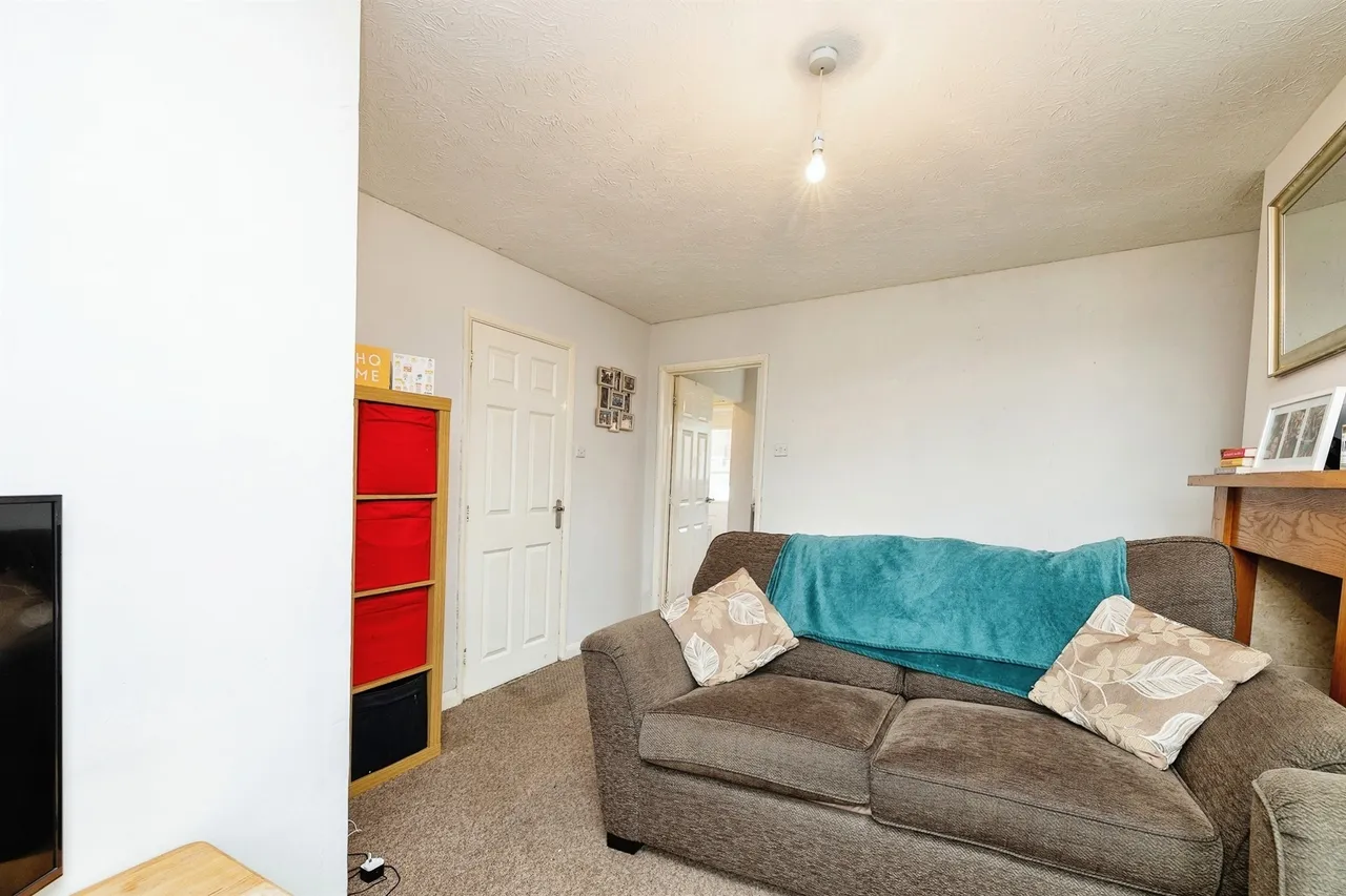 Buckingham Road, Steeple Claydon, MK18, photo 10