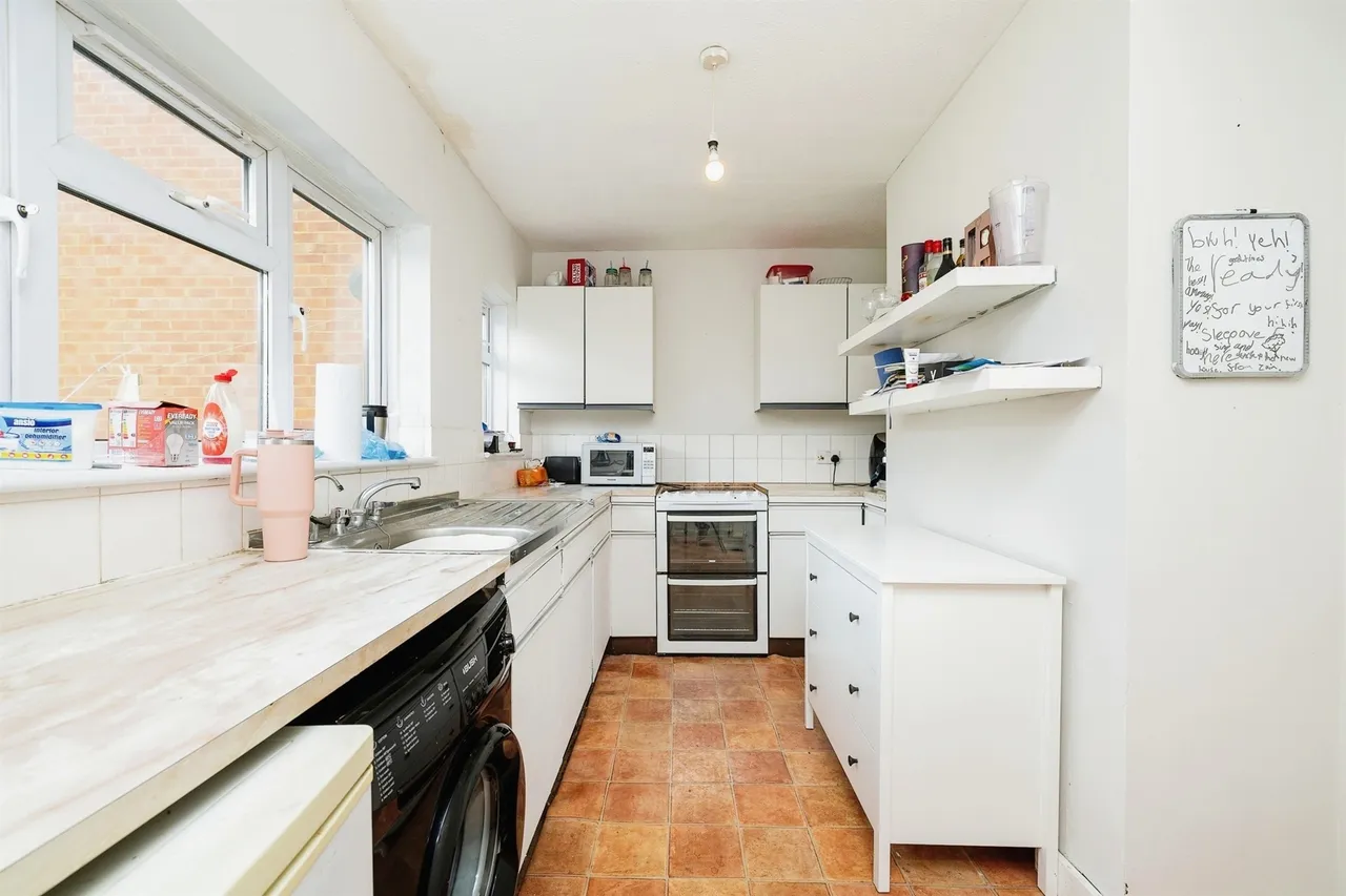 Buckingham Road, Steeple Claydon, MK18, photo 9
