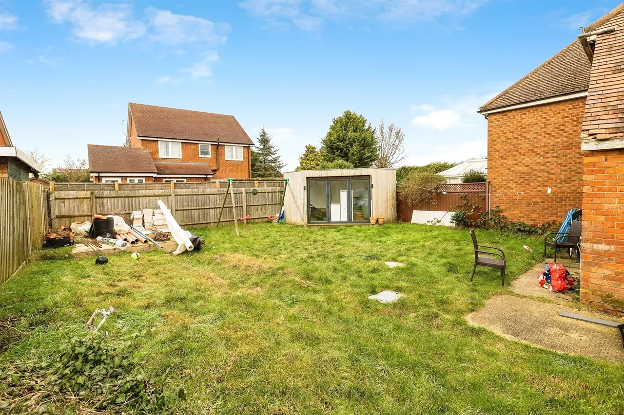 Buckingham Road, Steeple Claydon, MK18, photo 8