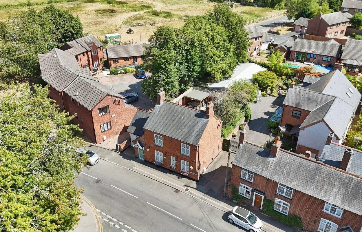 3 bed house for sale, Station Road, Littlethorpe, LE19