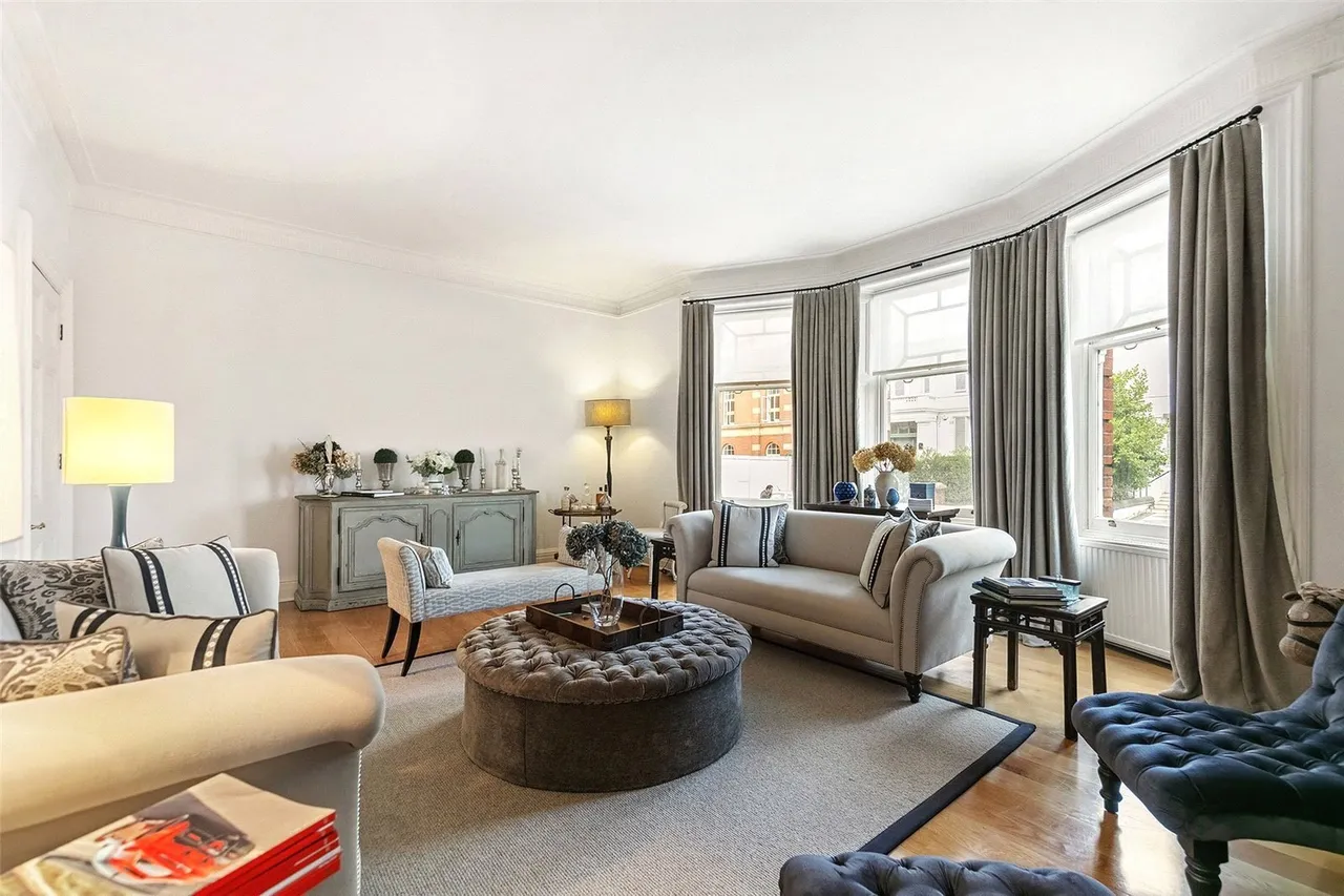 Wynnstay Gardens, Kensington, W8, photo 2