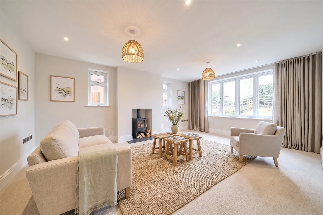 Latimer Place, Long Crendon, HP18, photo 5