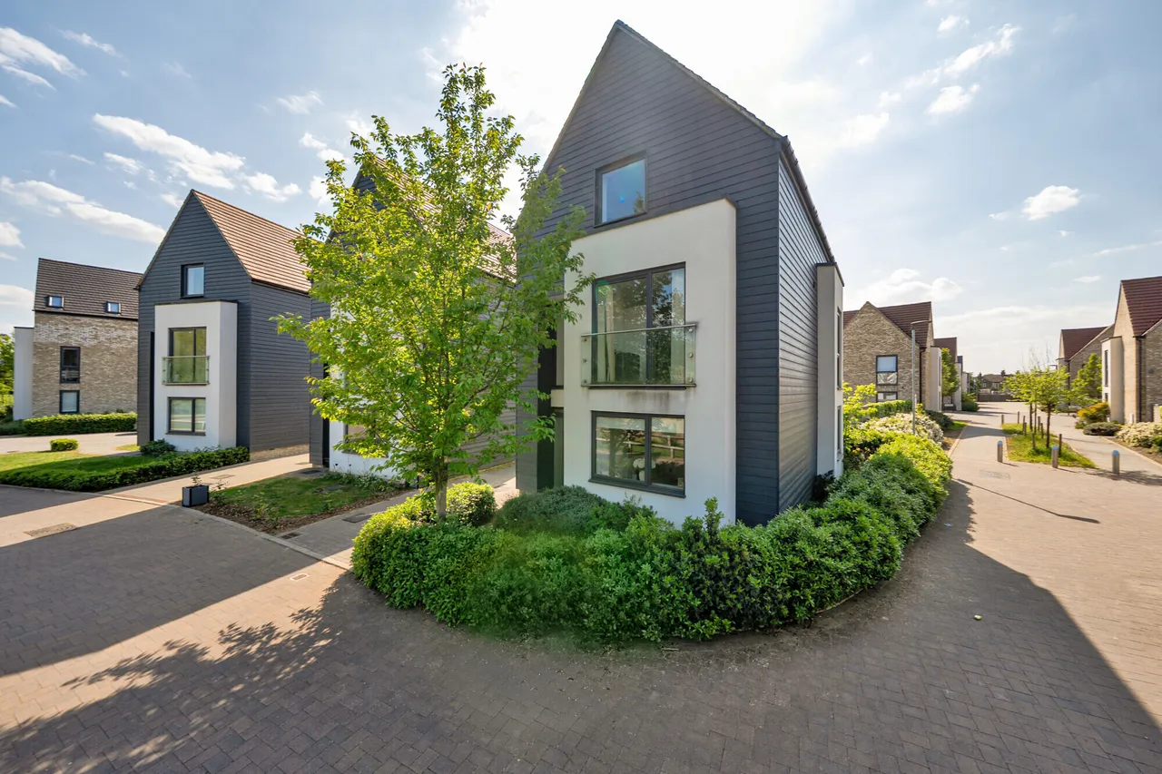 4 bed house for sale, Willow Tree Drive, Waltham Cross, EN8