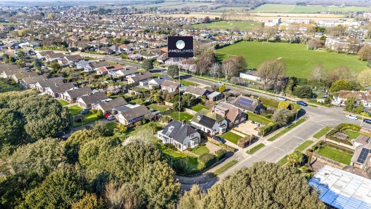 Bodiam Avenue, Goring-By-Sea, Worthing, photo 24