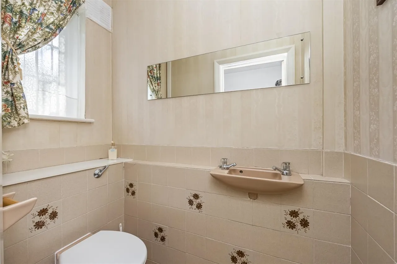 Bodiam Avenue, Goring-By-Sea, Worthing, photo 26
