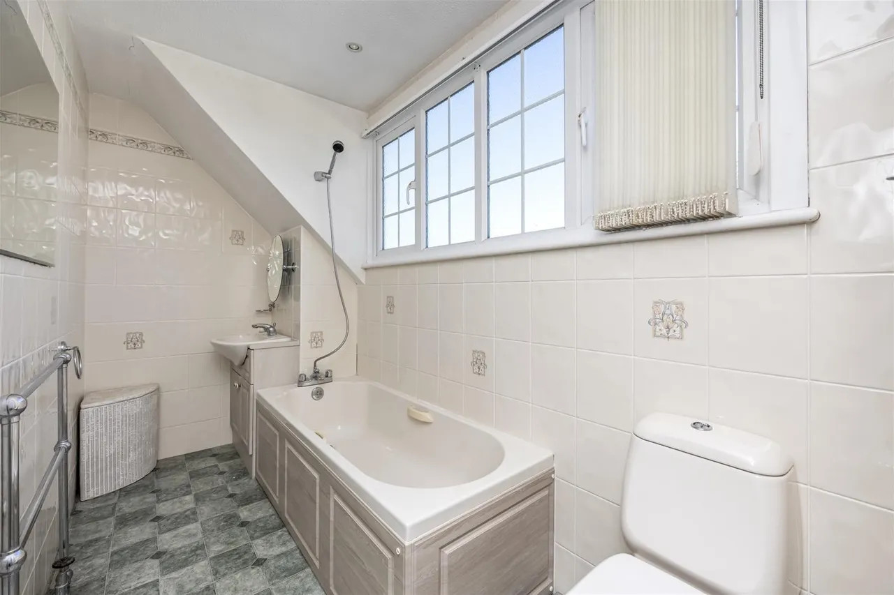 Bodiam Avenue, Goring-By-Sea, Worthing, photo 9