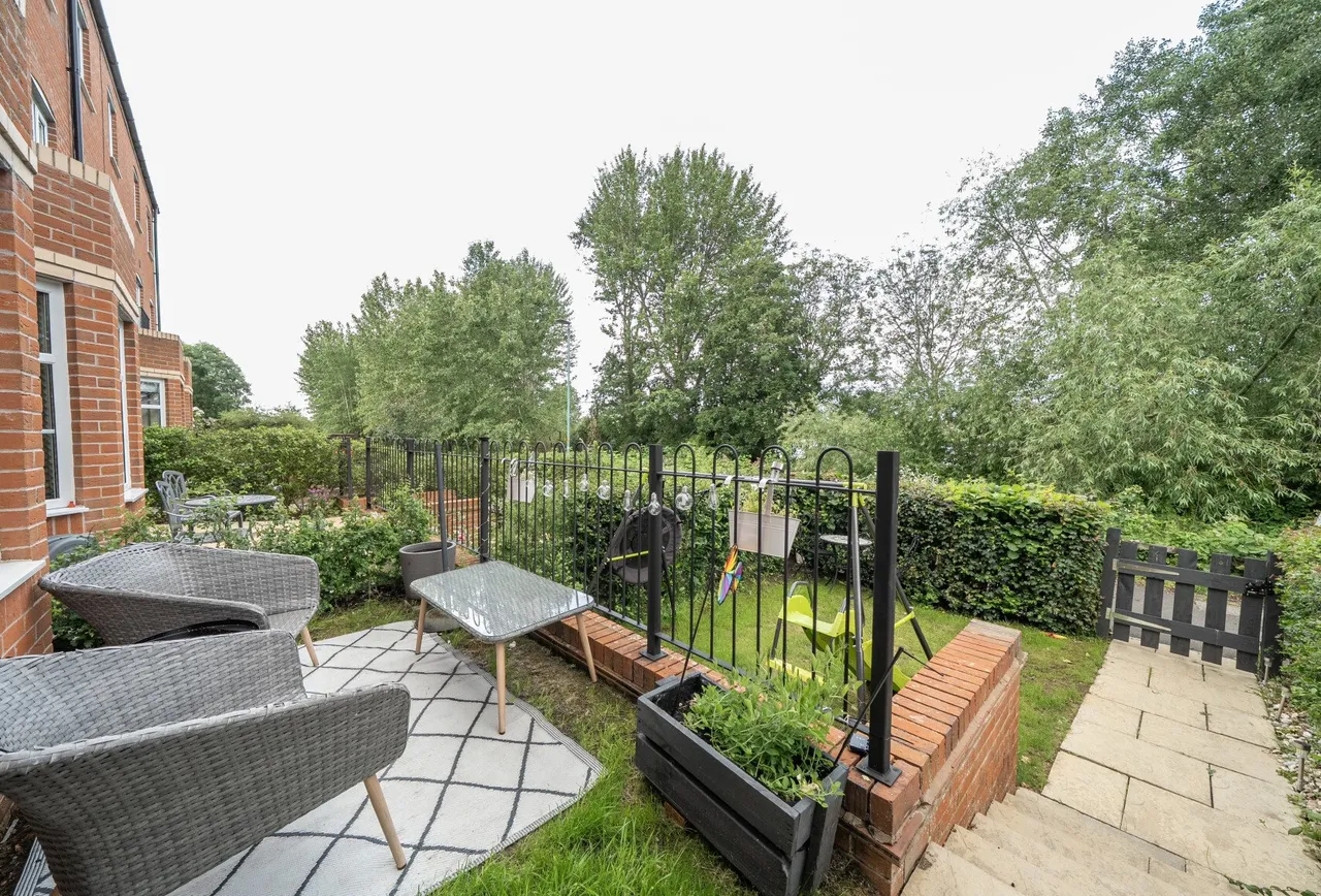 Melrose Walk, Tewkesbury, GL20 5FW, photo 13
