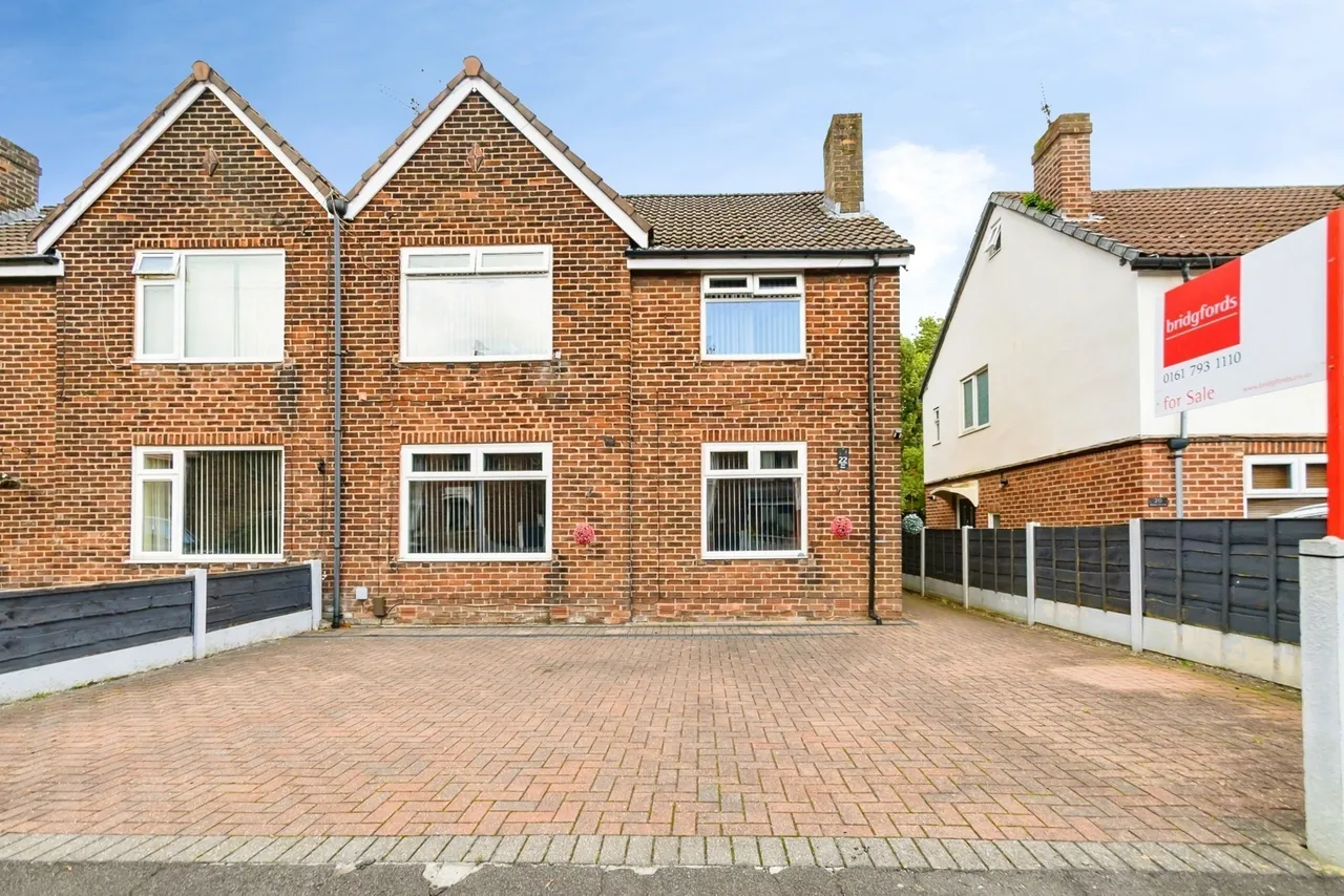 3 bed house for sale, East Drive, Swinton, M27