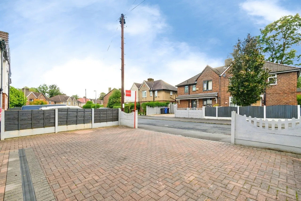 East Drive, Swinton, M27, photo 13