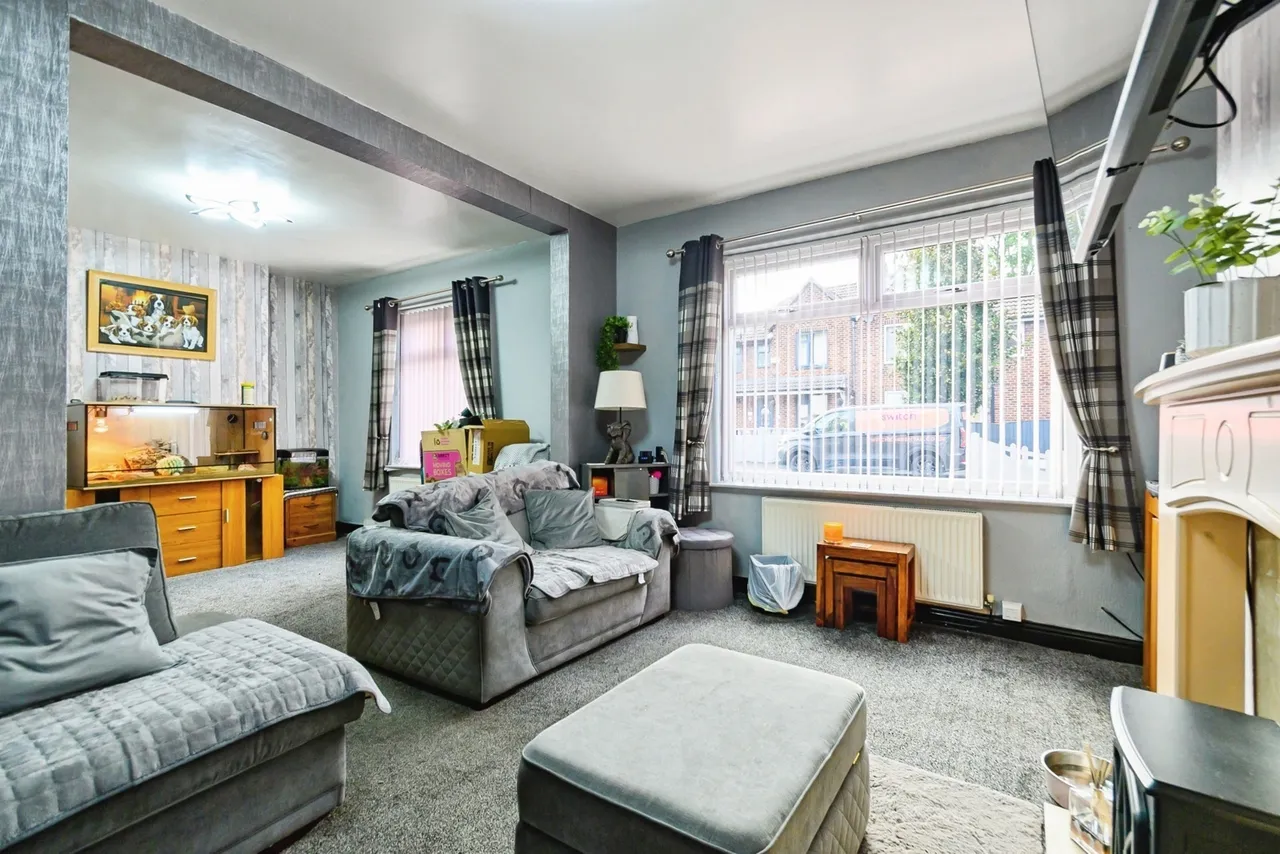 East Drive, Swinton, M27, photo 17