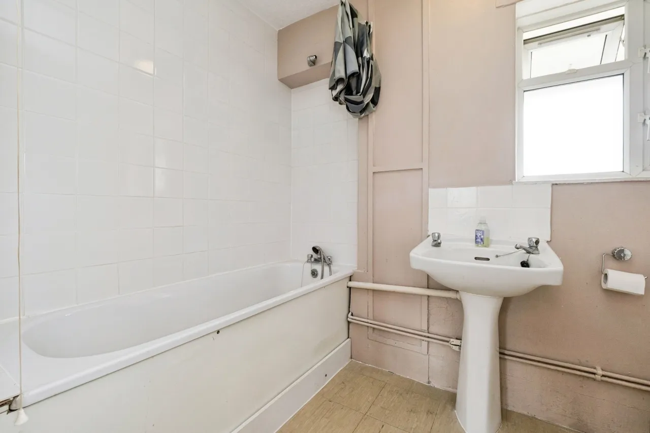 Hedgemans Way, DAGENHAM, Essex, RM9, photo 9