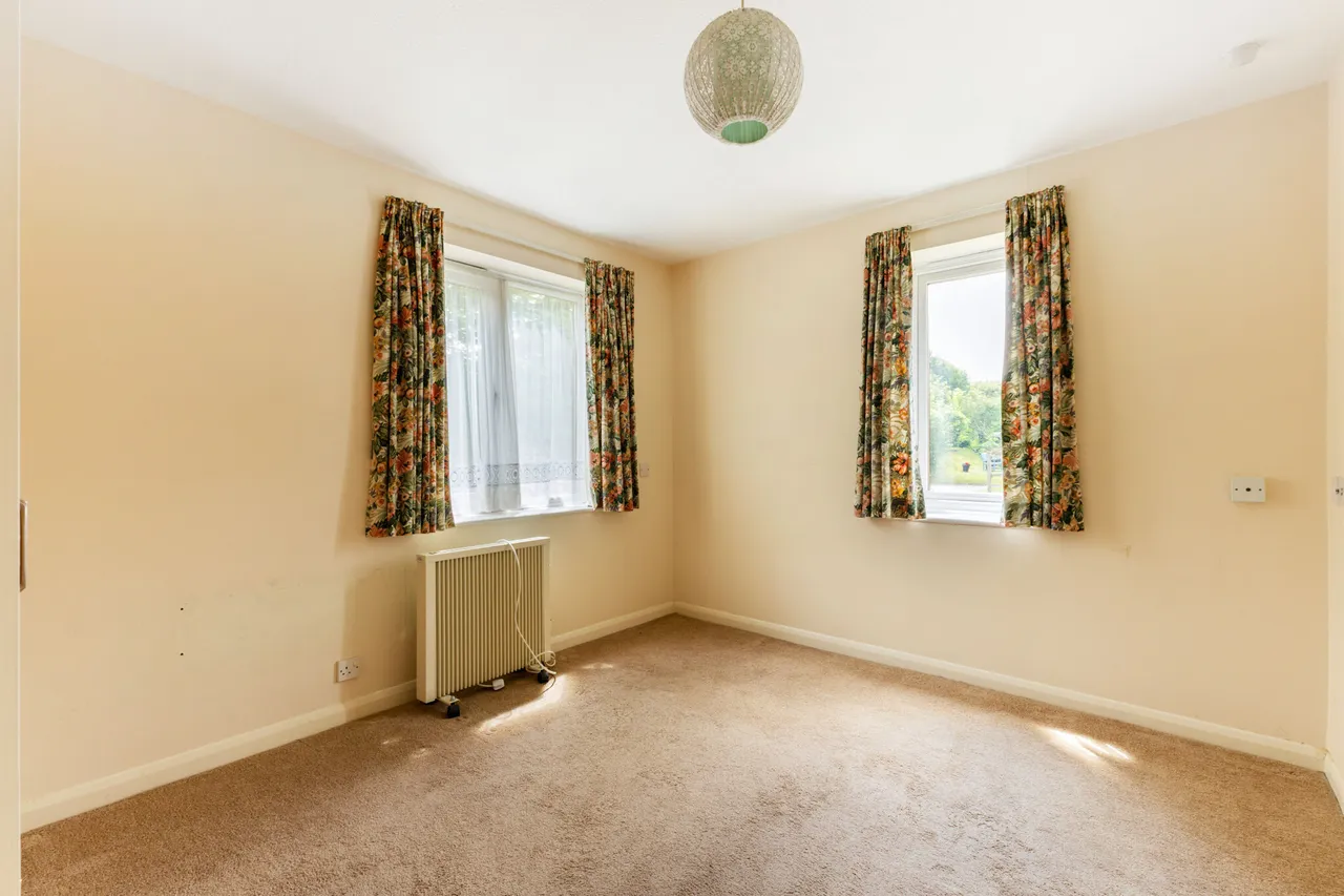 St. Marys Close, Alton, GU34, photo 4