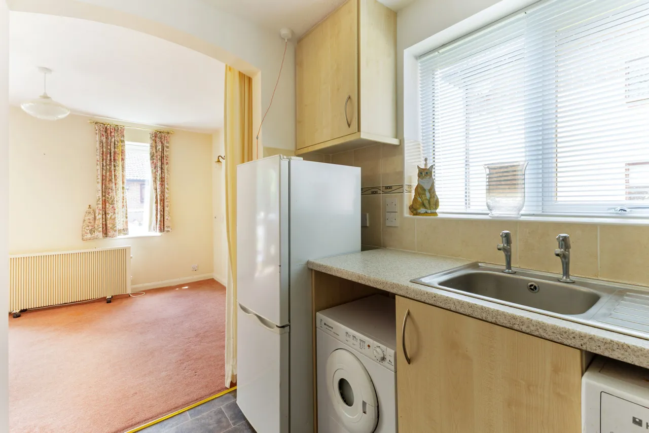 St. Marys Close, Alton, GU34, photo 9