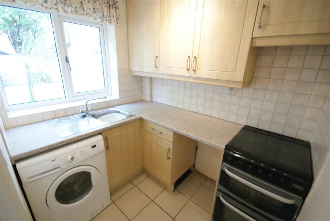 Bramble Court, Bracebridge Heath, photo 2