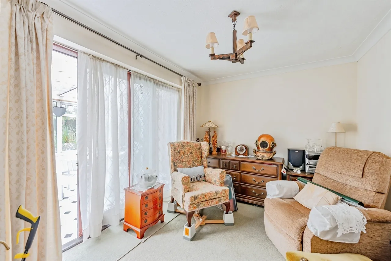 Horndean Close, Crawley, RH10, photo 7