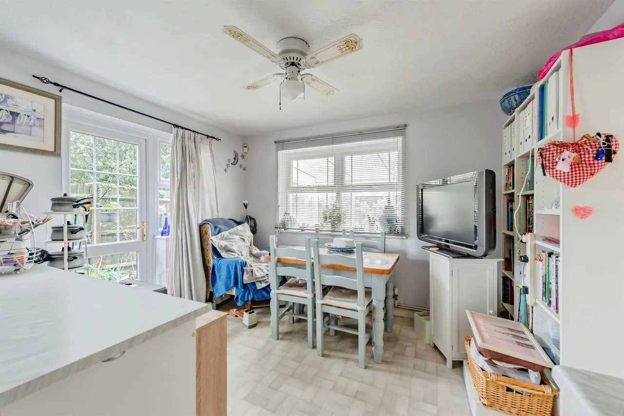 Horndean Close, Crawley, RH10, photo 6