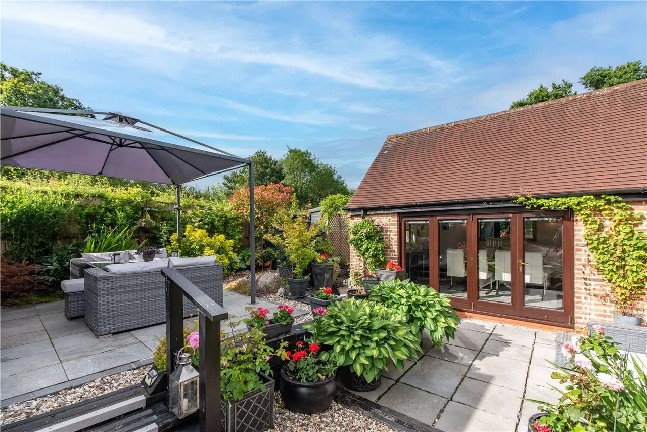 Skinners Green, Enborne, Newbury, Berkshire, RG14 6RE, photo 3