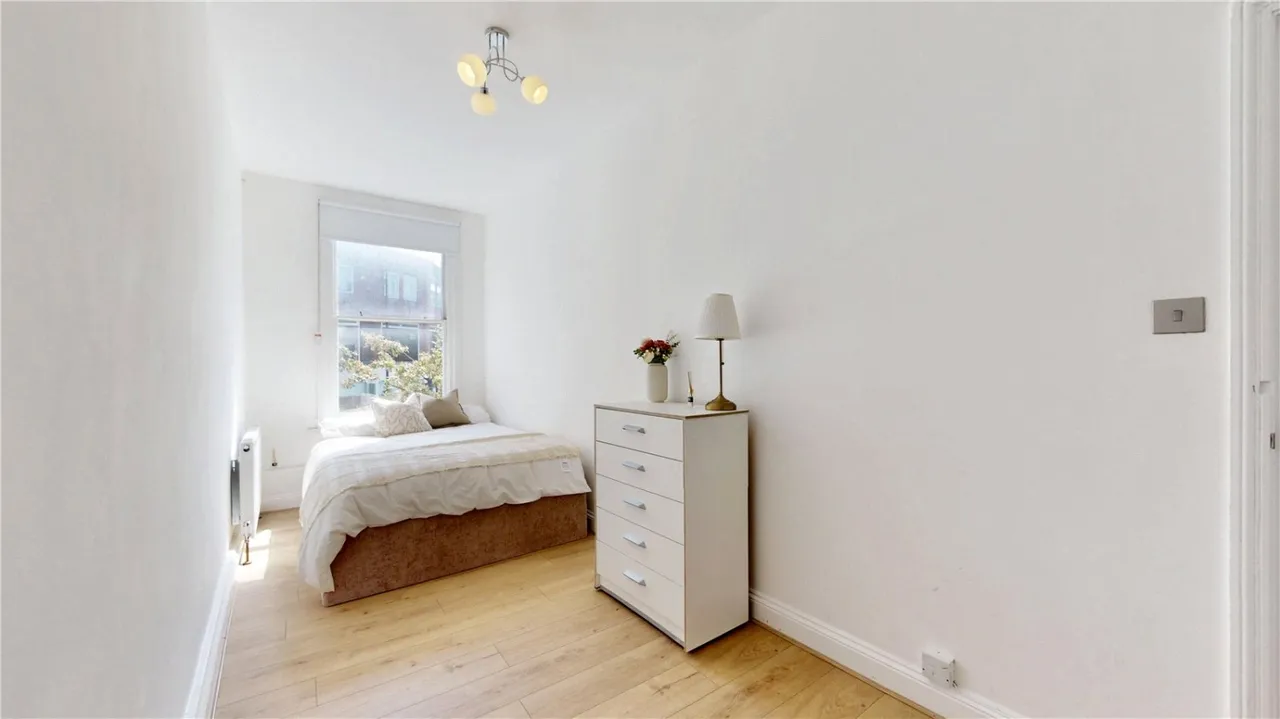 Sylvester Path, Hackney Central, E8, photo 11